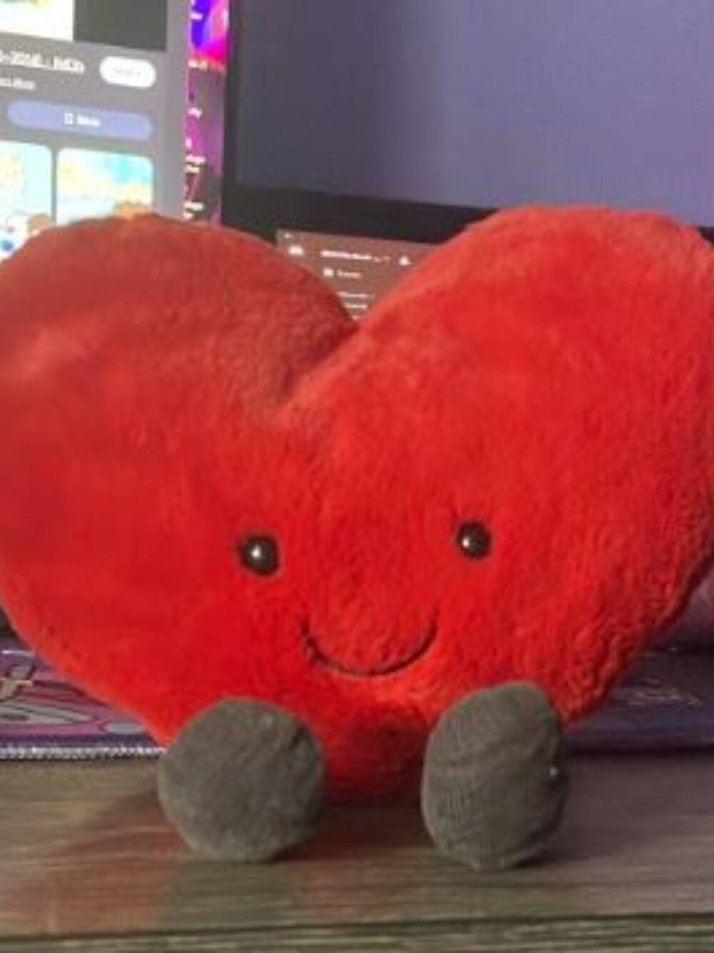 DISCONTINUED/RETIRED Large amusables jellycat heart!